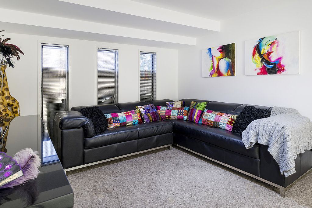 River Cove Family Granny Flat — Helensvale